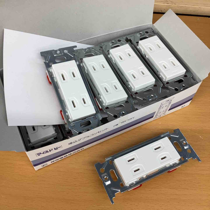 JEC-BN-55　埋め込みダブルコンセント10個入り 壁に埋め込まれ、2つのコンセント口が一体化したものです。【越谷店】