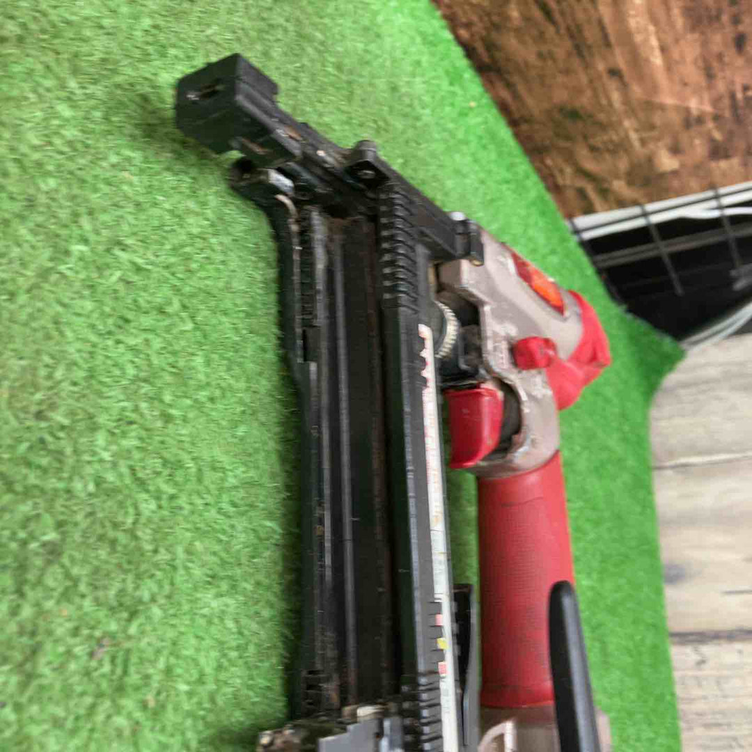 マックス(MAX) 高圧フロアタッカ HA-38F2(D)/4MA ステープル足長さ:19・22・25・28・32・38(mm)【川越店】