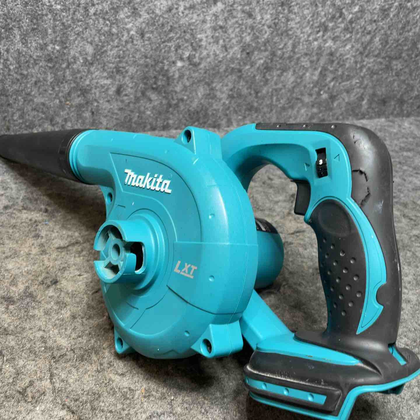 マキタ(makita) コードレスブロワ UB182D マキタ(makita) コードレスブロワ UB182DZ【桶川店】 – アクトツール