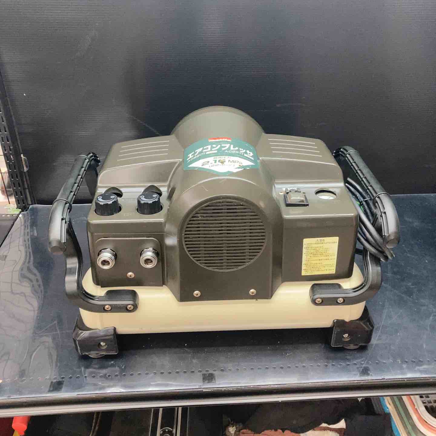 　B　マキタ　常圧コンプレッサー　AC2201　3.9 マキタ(makita) 常圧専用エアコンプレッサー AC2201 60Hz【川越店