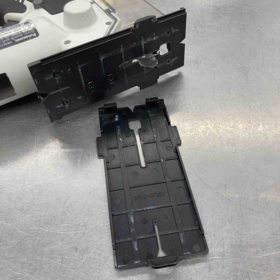 ◇パナソニック(Panasonic) 14.4Vコードレス角穴カッター本体のみ EZ4543X-B 本体のみ【戸田店】