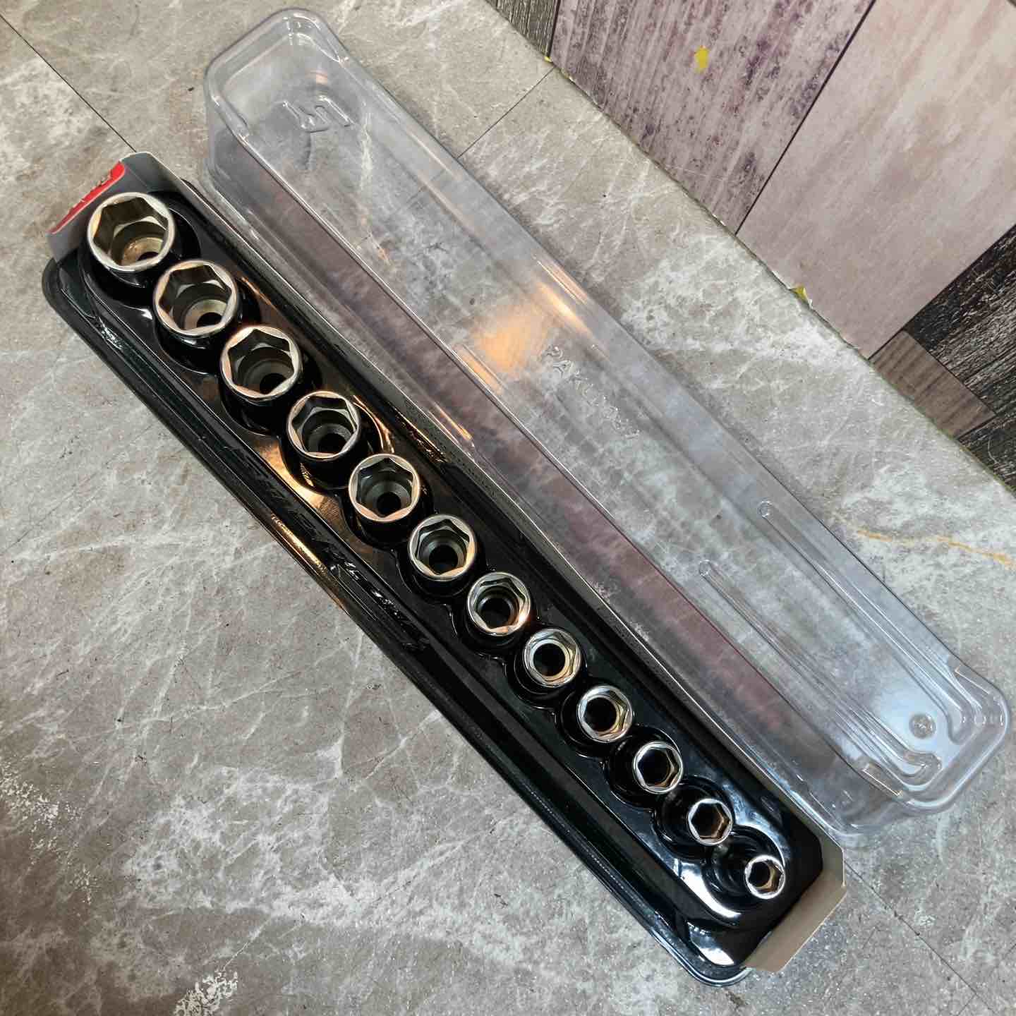 【JR-46】Snap-on(スナップオン) ディープソケット12本セット SFM8-19 中古品 中古品】snap-on/スナップオン セミディープソケット 12ピースセット 3