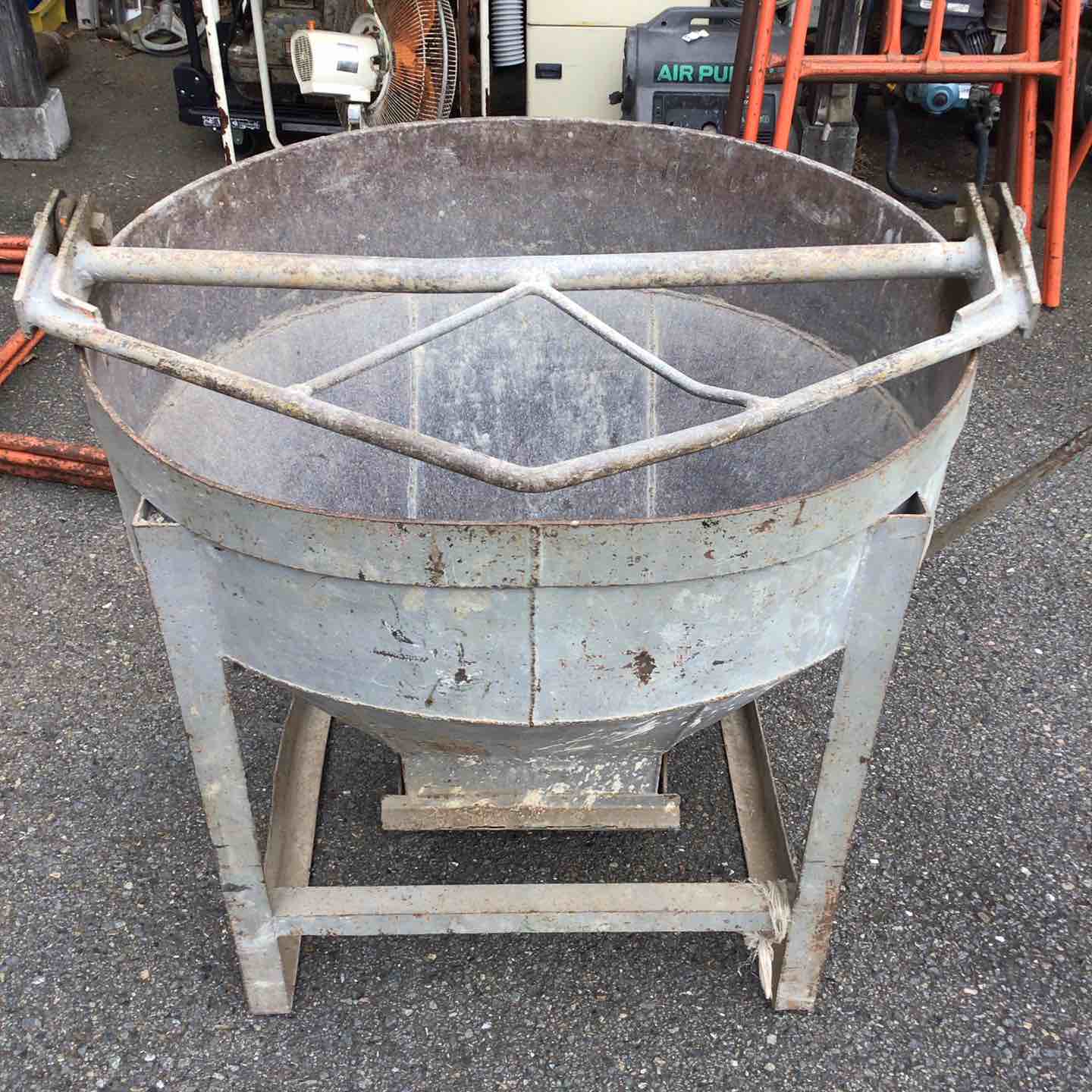 店頭受取り限定】生コンホッパー ※メーカー不明【川崎店】 – アクト