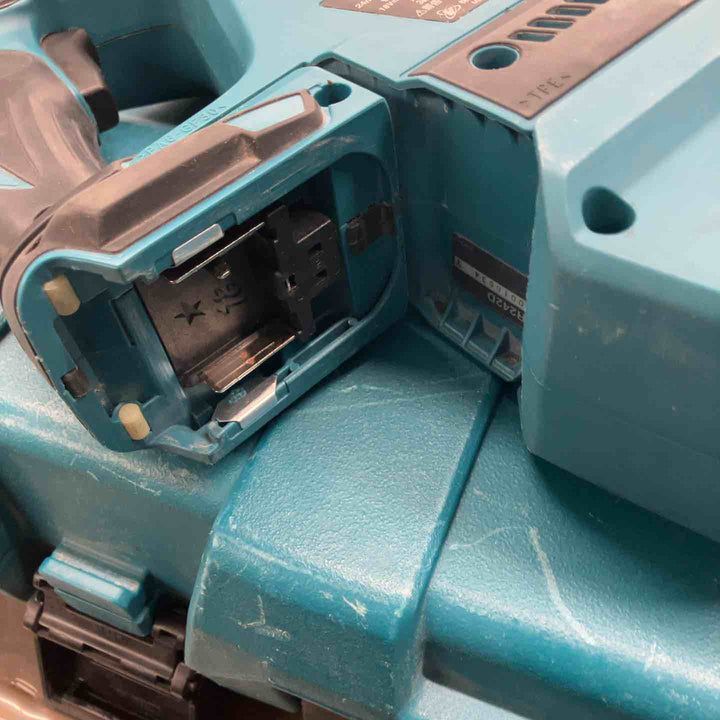 ◇マキタ コードレスハンマドリル HR242DZKV【戸田店】