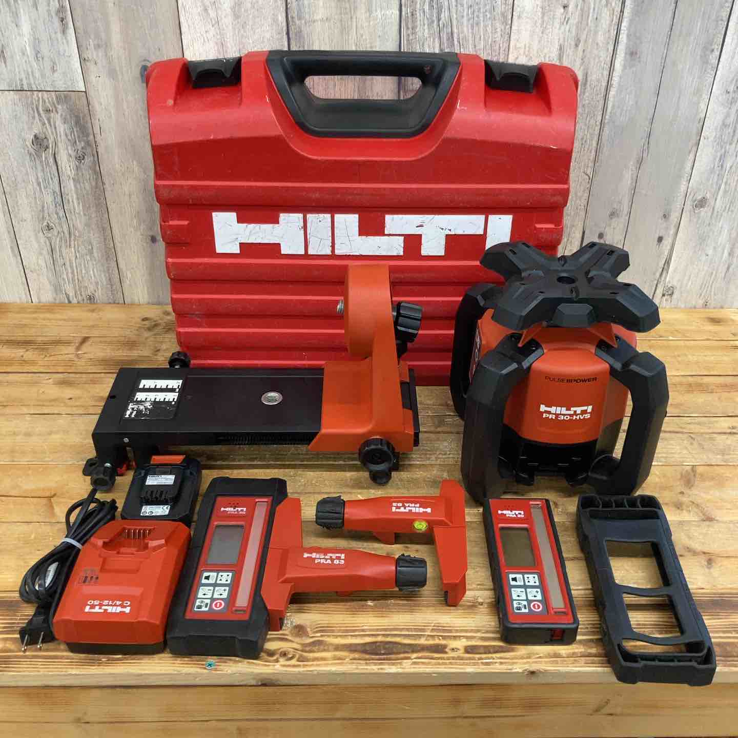 中古品】 ☆ヒルティ(Hilti) 回転レーザー PR 30-HVS A12 【東大