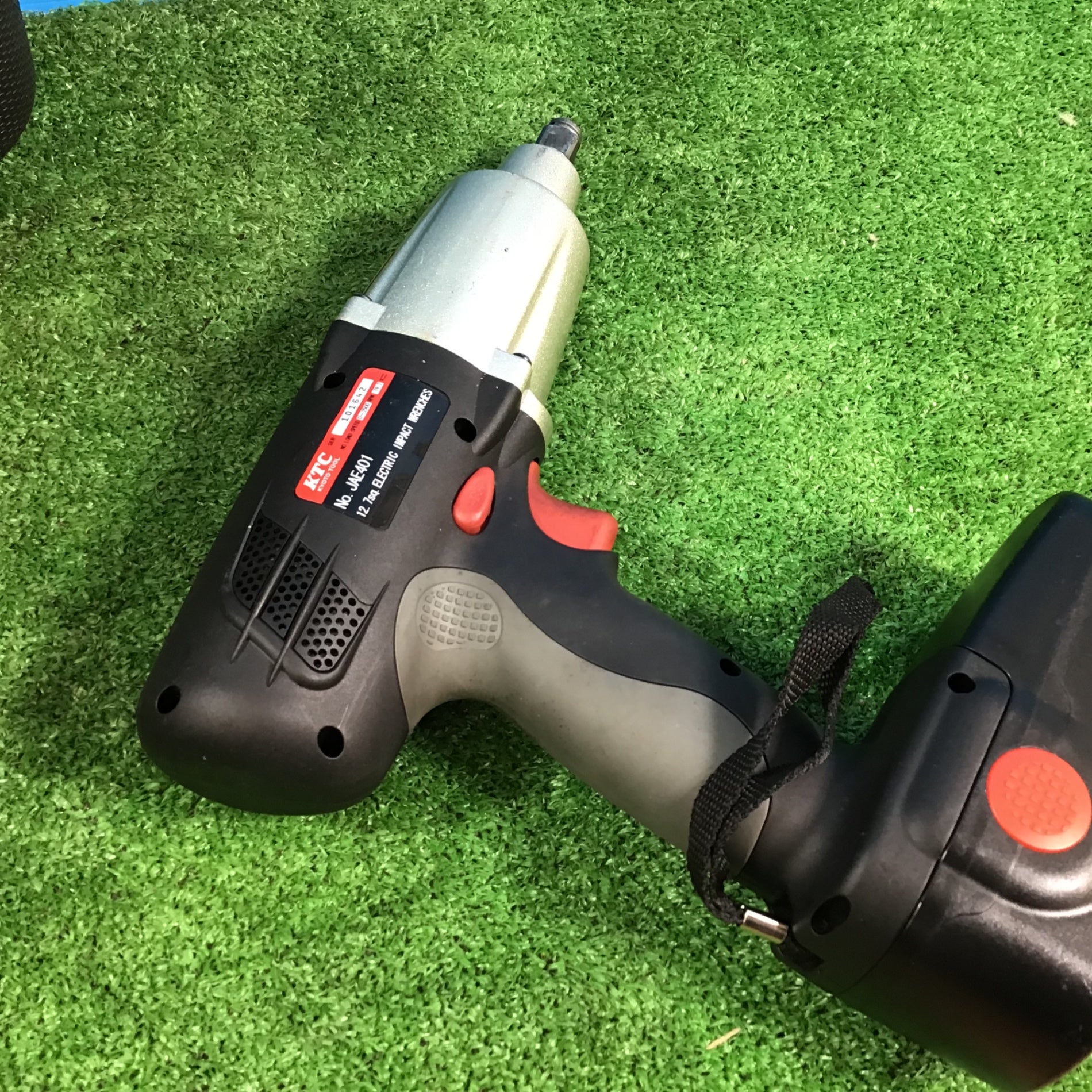 08】KTC 電動インパクトレンチ JAE401 中古【送料無料】 08】KTC 電動インパクトレンチ JAE401 中古【送料無料】