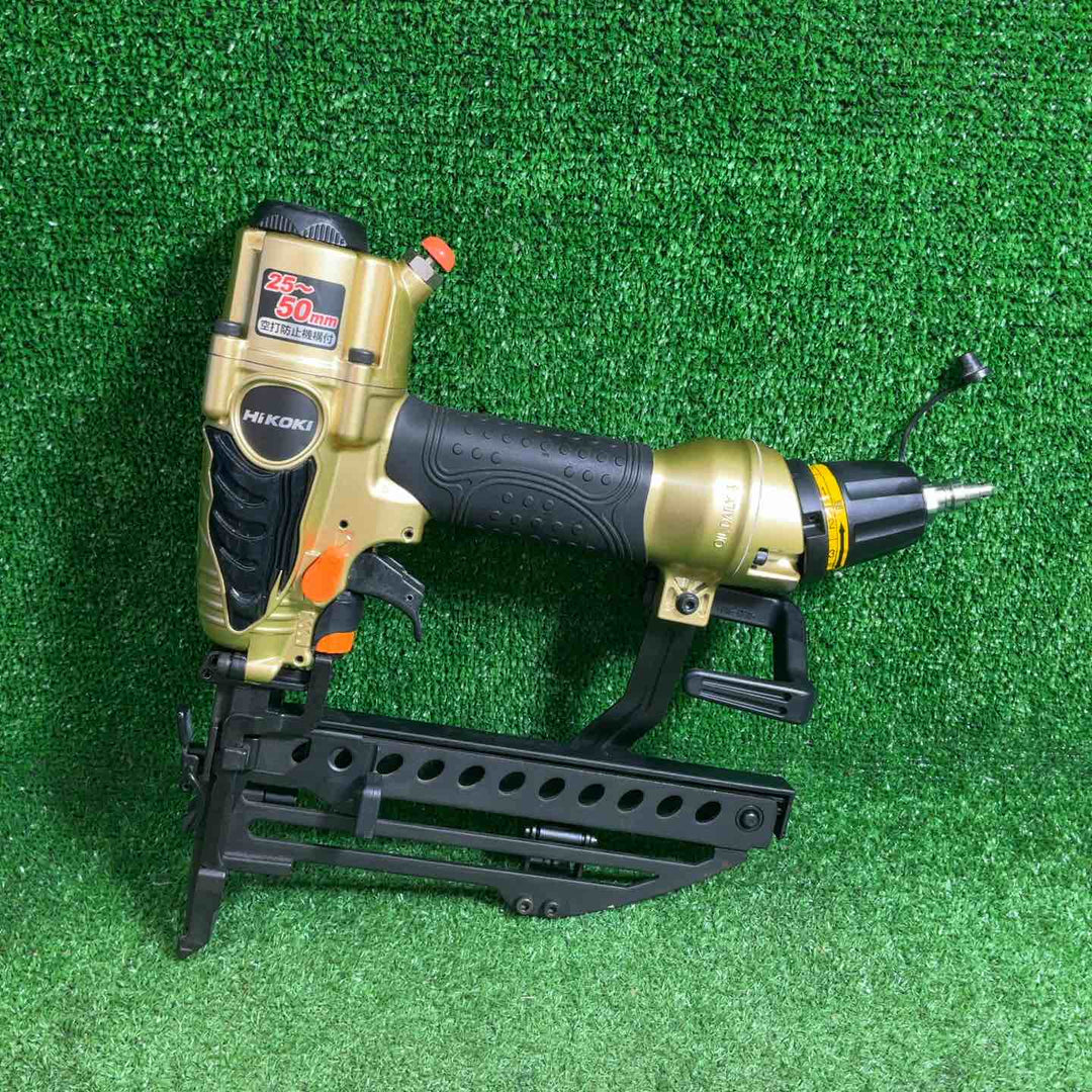 【美品】 【藤沢店】 ハイコーキ(HIKOKI ※旧:日立工機) 高圧フロアタッカ N5004HMF