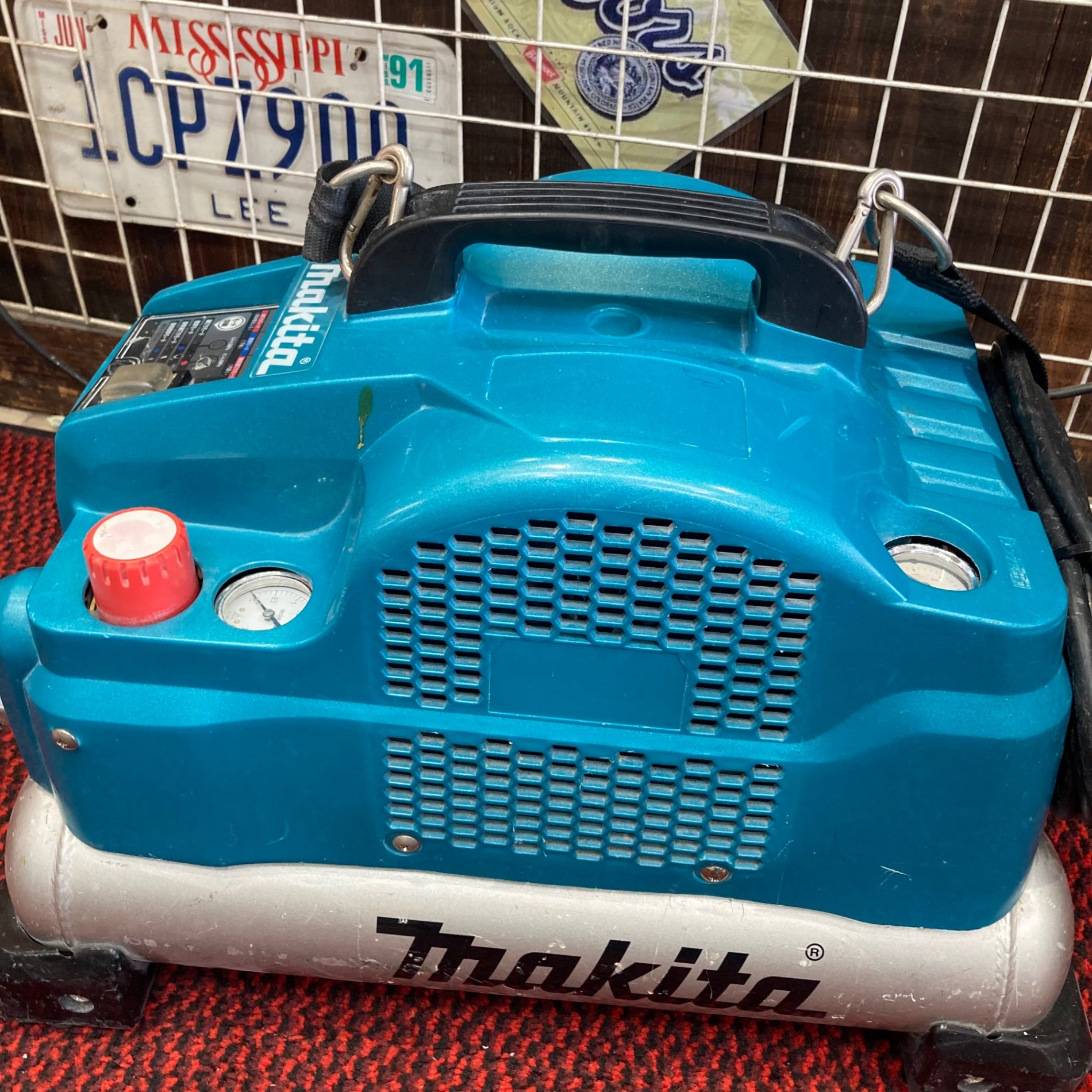 ★マキタ(makita) 常圧/高圧エアコンプレッサー AC461XS【町田店】