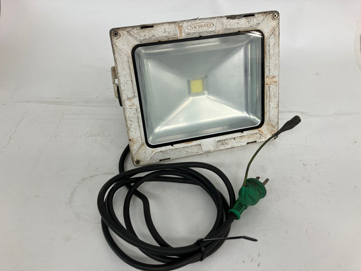 ◇日動工業 NICHIDO LEDエコナイター 防雨型 50W(レフ球300Wの2倍相当) 色温度3000K 本体色:白 LEN-50D-ES-WS【狭山】