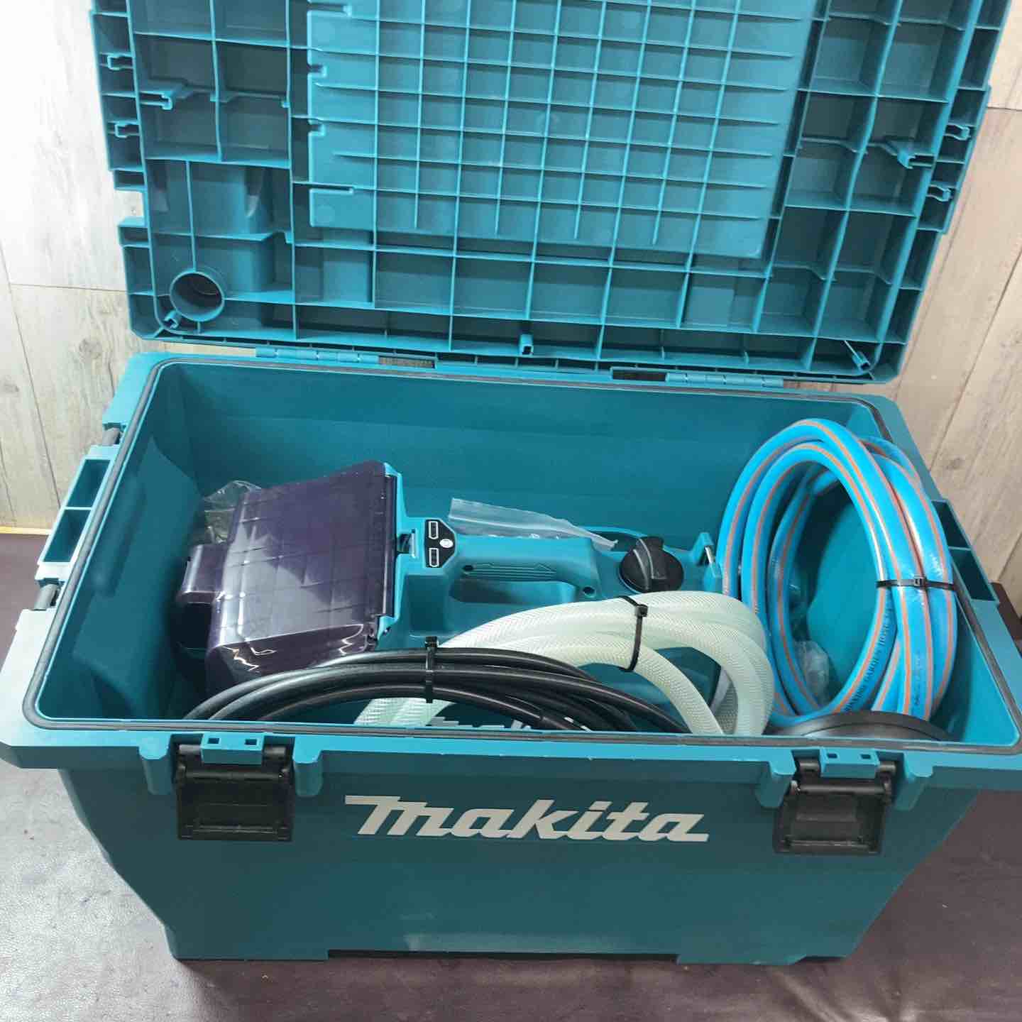 中古美品】 マキタ(makita) コードレス高圧洗浄機 MHW080DZK 【東大和