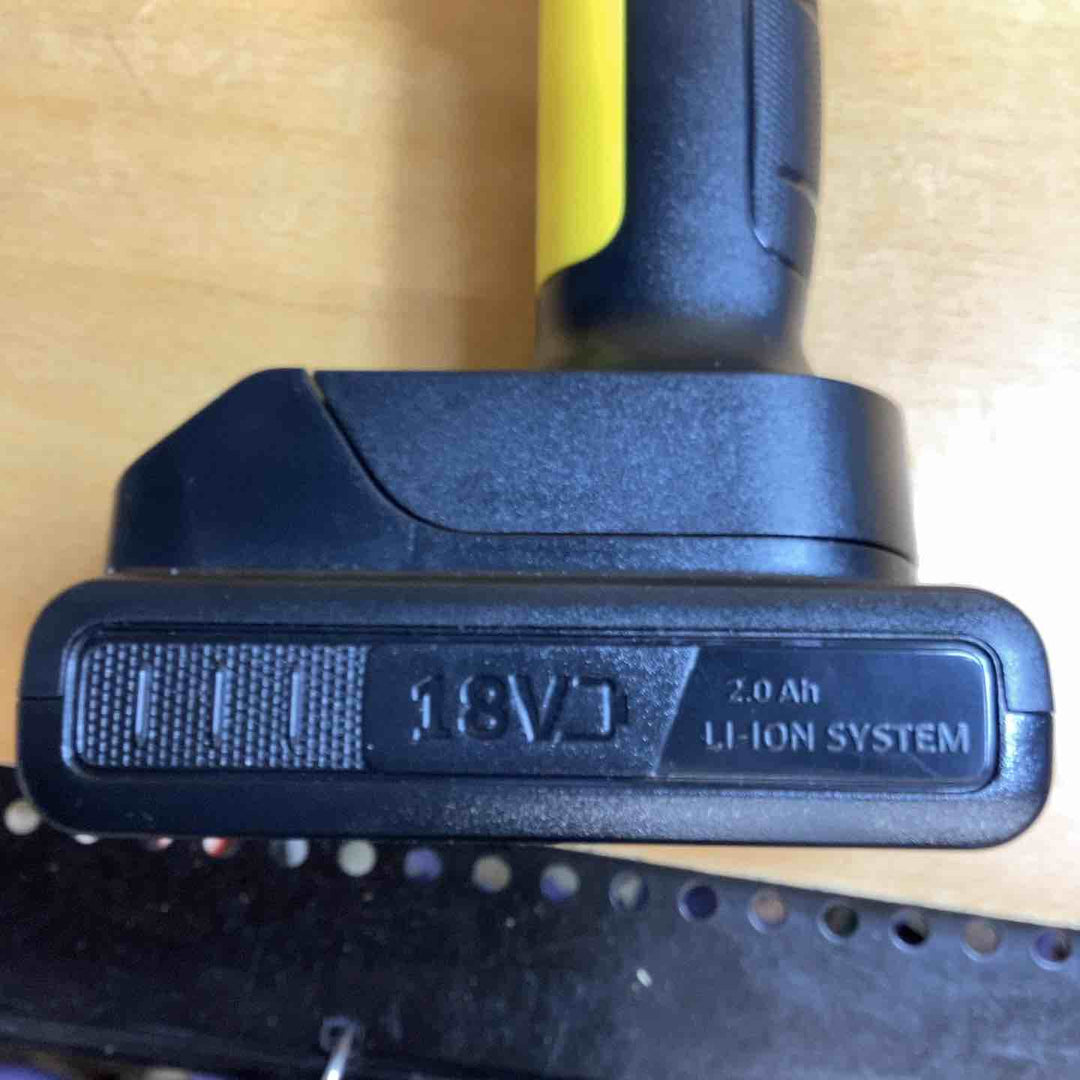 ケルヒャー(Karcher) コードレス高圧洗浄機 OC 5 Handy CB USB充電式 水道接続不要 コンパクト 軽量 簡単セットアップ 丈夫なホース 高性能5in1ノズル 安全ロック機能搭載 薄型バッテリー ペットボトル使用可能/洗車 ベランダ 玄関 1.328-143.0【越谷店】