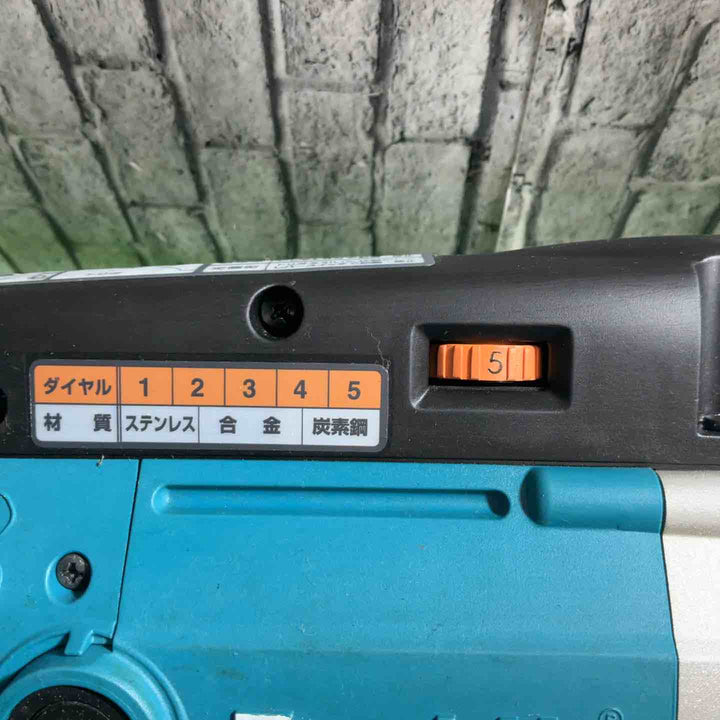 ★マキタ(makita) ポータブルバンドソー 2107F 動作確認済【川口店】