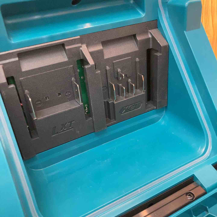 ★マキタ(makita) コードレススピーカー MR014GZ【八潮店】
