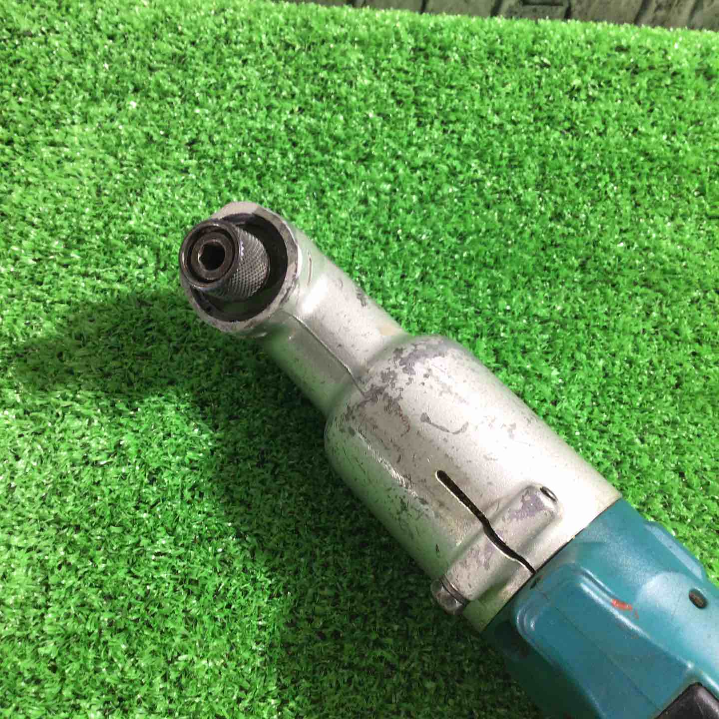 ☆マキタ(makita) 充電式アングルインパクトドライバ 18V TL061DZ