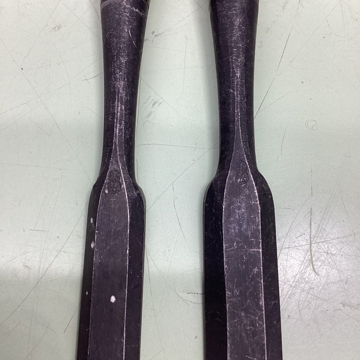 次弘 面取 十本組追入鑿 三ツ裏 黒丹柄【越谷店】