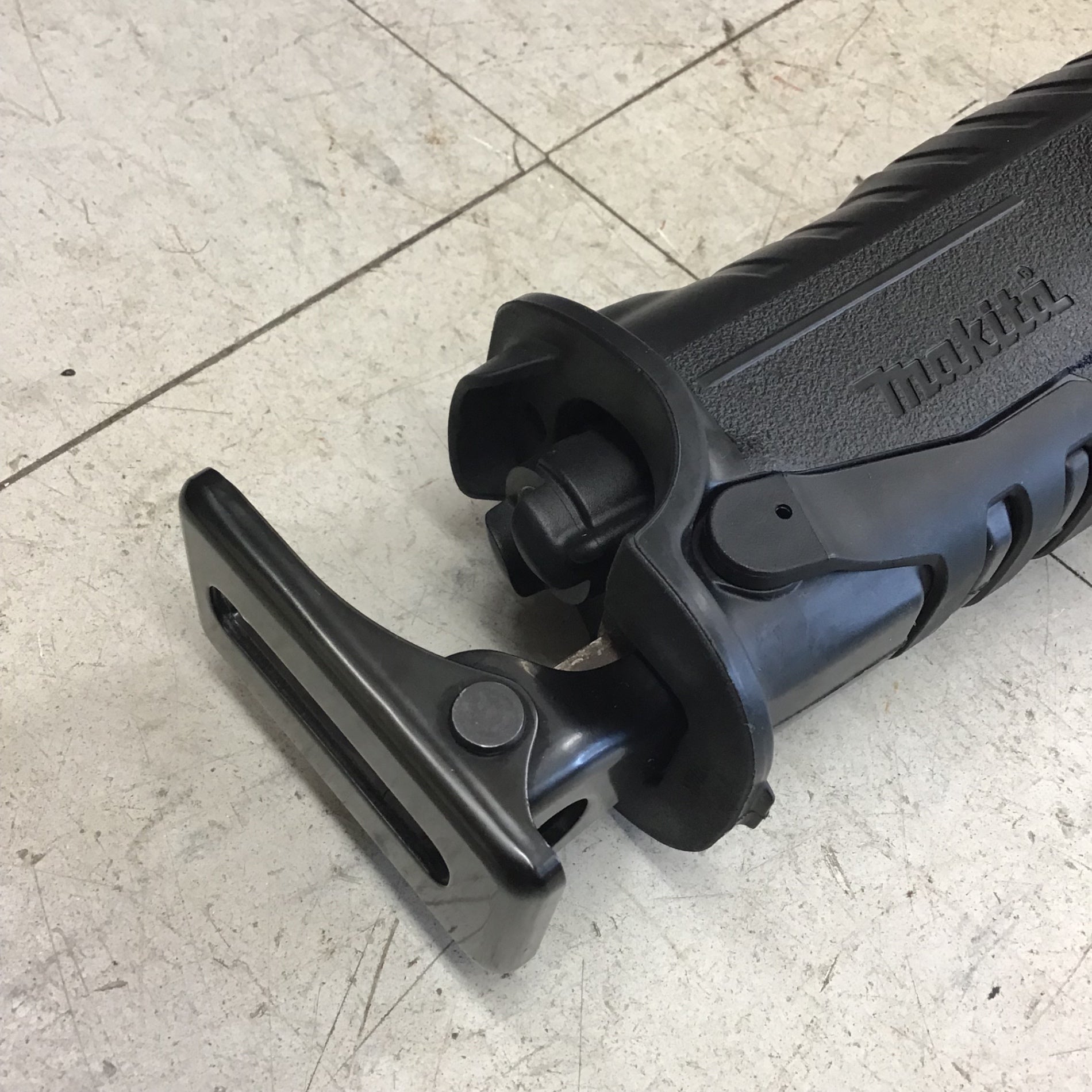 中古品】 ◎メンテ済み◎ マキタ/makita コードレスレシプロソー