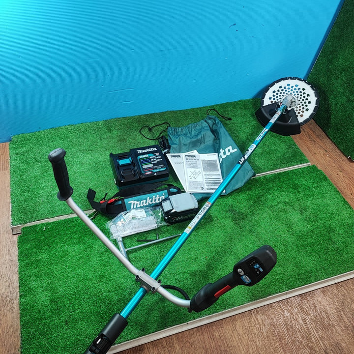 【店頭受取り限定】マキタ(Makita) 充電式草刈機 40Vmax4Ah バッテリ・急速充電器付 MUR006GRM【岩槻店】