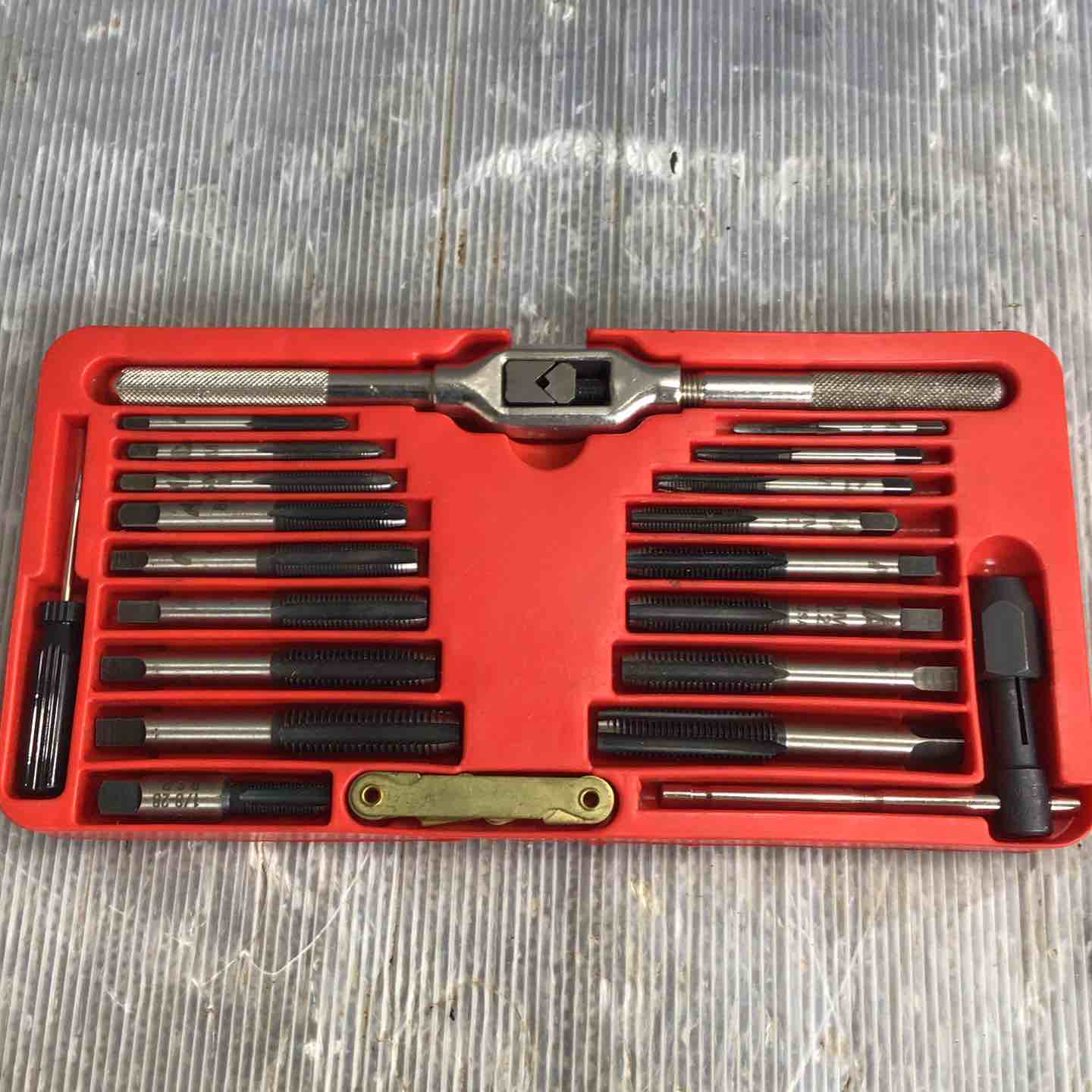 マックツール(MACTOOLS) タップダイスセット No.8017TS【草加店