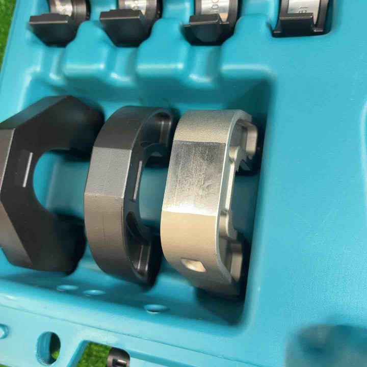 マキタ(makita) コードレス圧着機 TC300DRG【藤沢店】