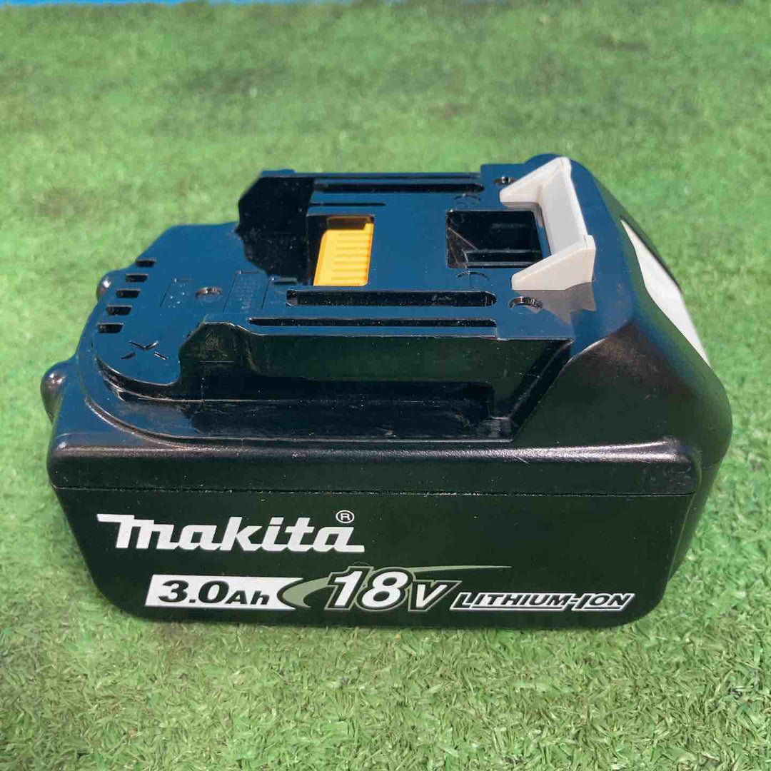 ★マキタ(makita) コードレス真空ポンプ VP180DZ 18V3.0Ahバッテリー付 充電2回！【岩槻店】