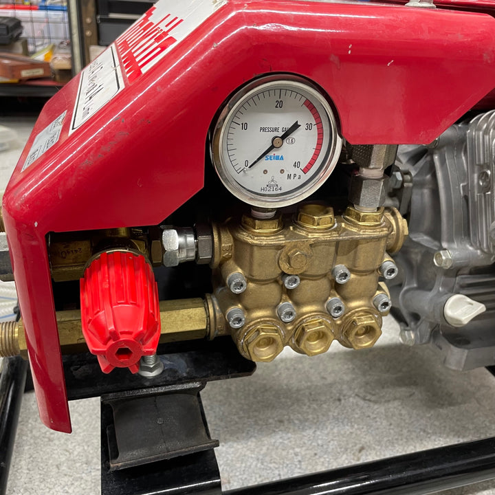【店頭受取り限定】〇makita マキタ エンジン高圧洗浄機 EHW152【八潮店】