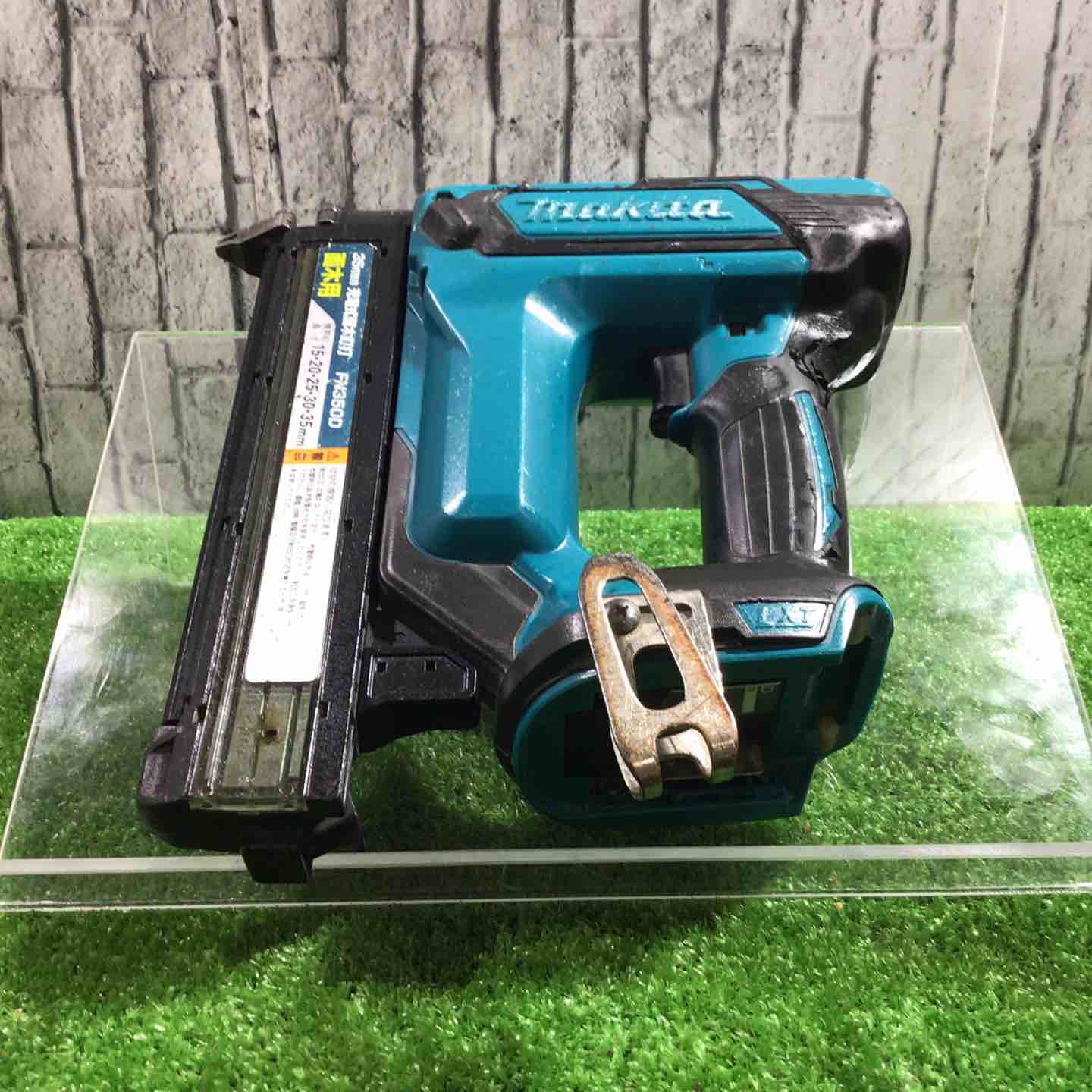 ☆マキタ(makita) コードレスフィニッシュネイラ FN350DZK【川口店