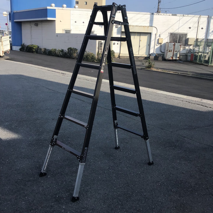 【現状品 / 店頭受取り限定】アルインコ/ALINCO アジャスタ付き6尺はしご兼脚立 【鴻巣店】