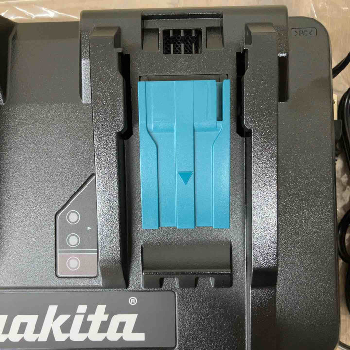 【未使用品】★マキタ(makita) 2口急速充電器 DC18RD 外箱なし【柏店】