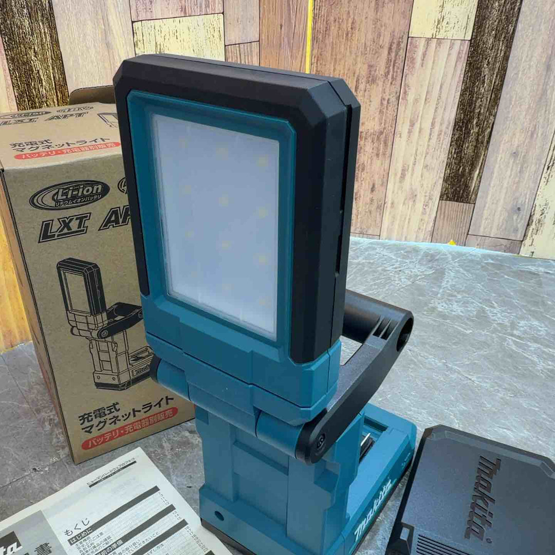 ★マキタ(makita) コードレスマグネットライト ML819(本体のみ)【八潮店】