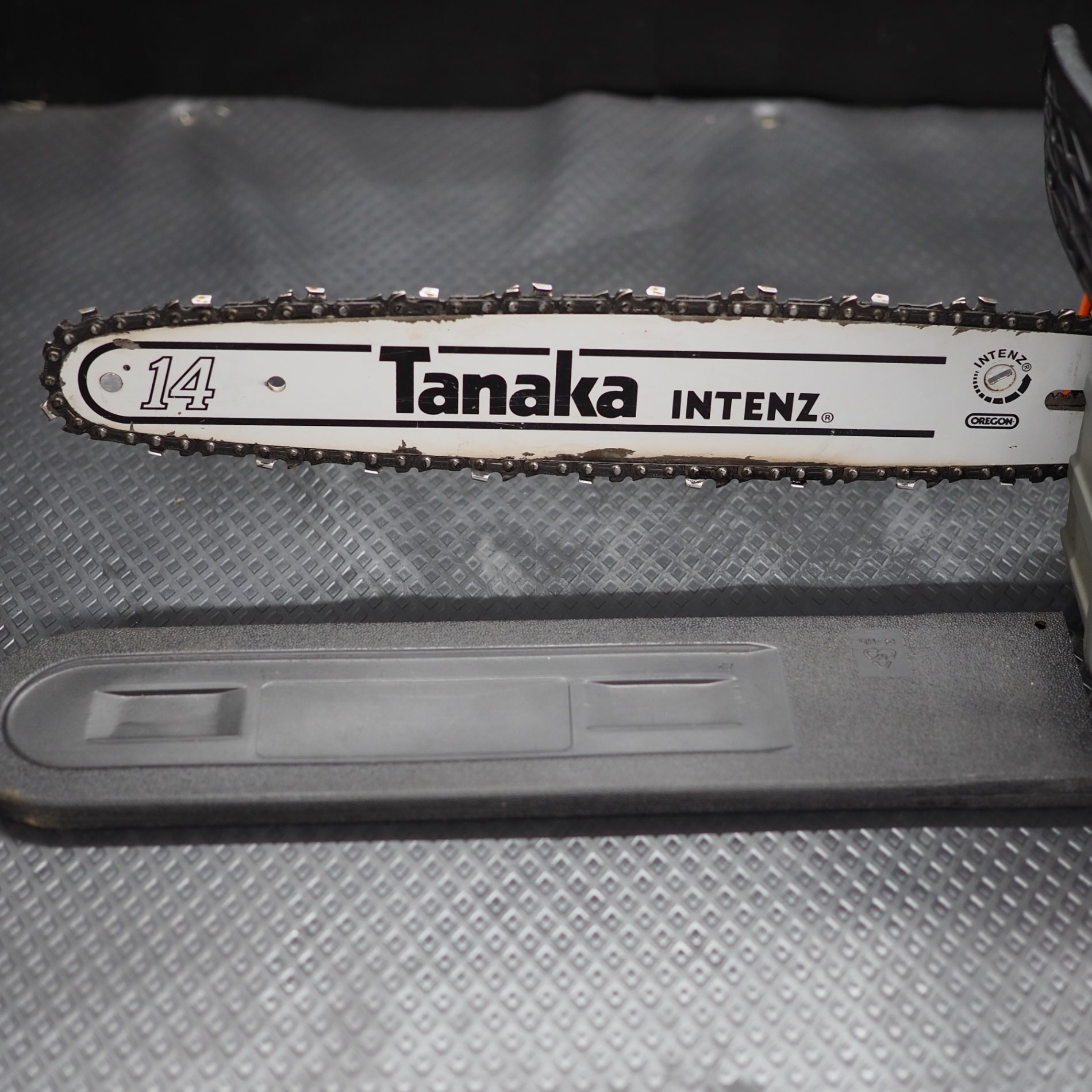 中古品】タナカ/Tanaka エンジンチェンソー PCS33EDTP(35)【鴻巣店 中古品】タナカ/Tanaka エンジンチェンソー PCS33EDTP(35)【鴻巣店