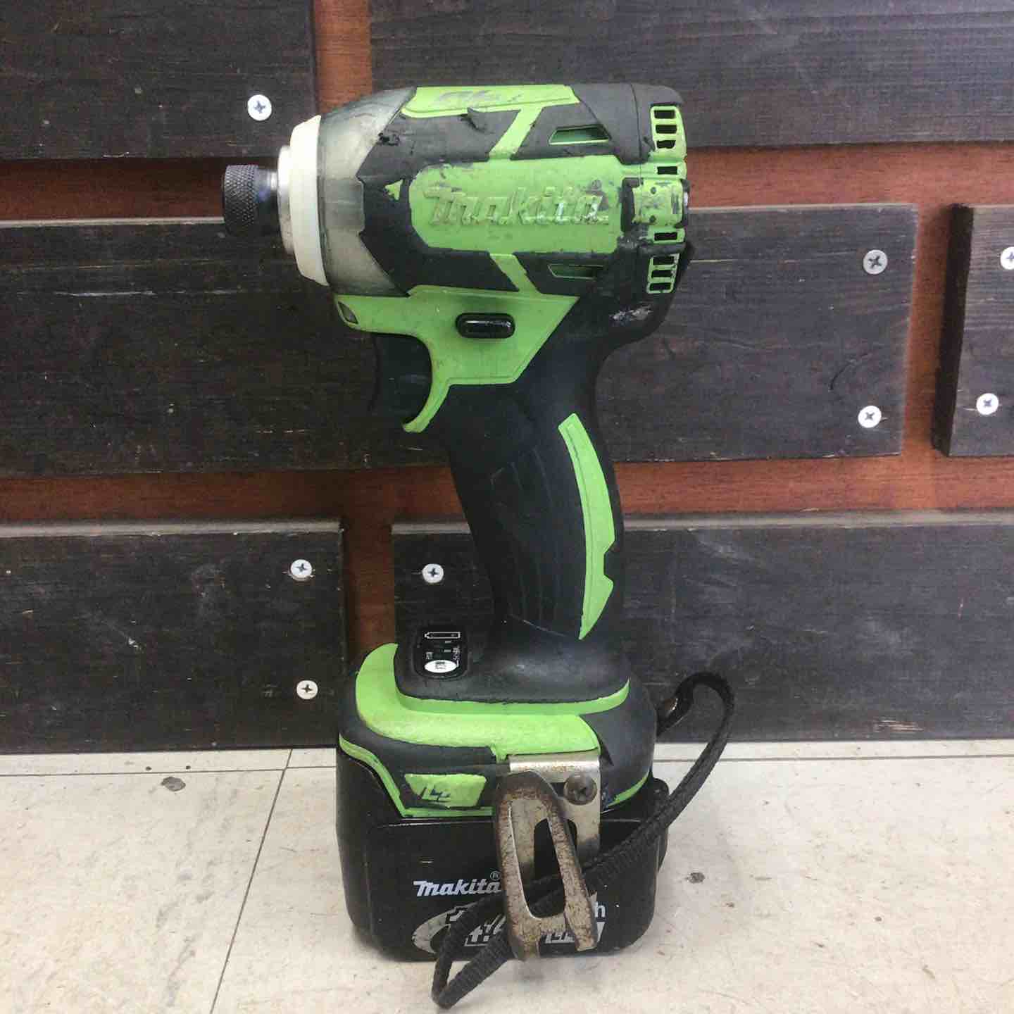 中古品】 マキタ/makita コードレスインパクトドライバー TD137DRFXL