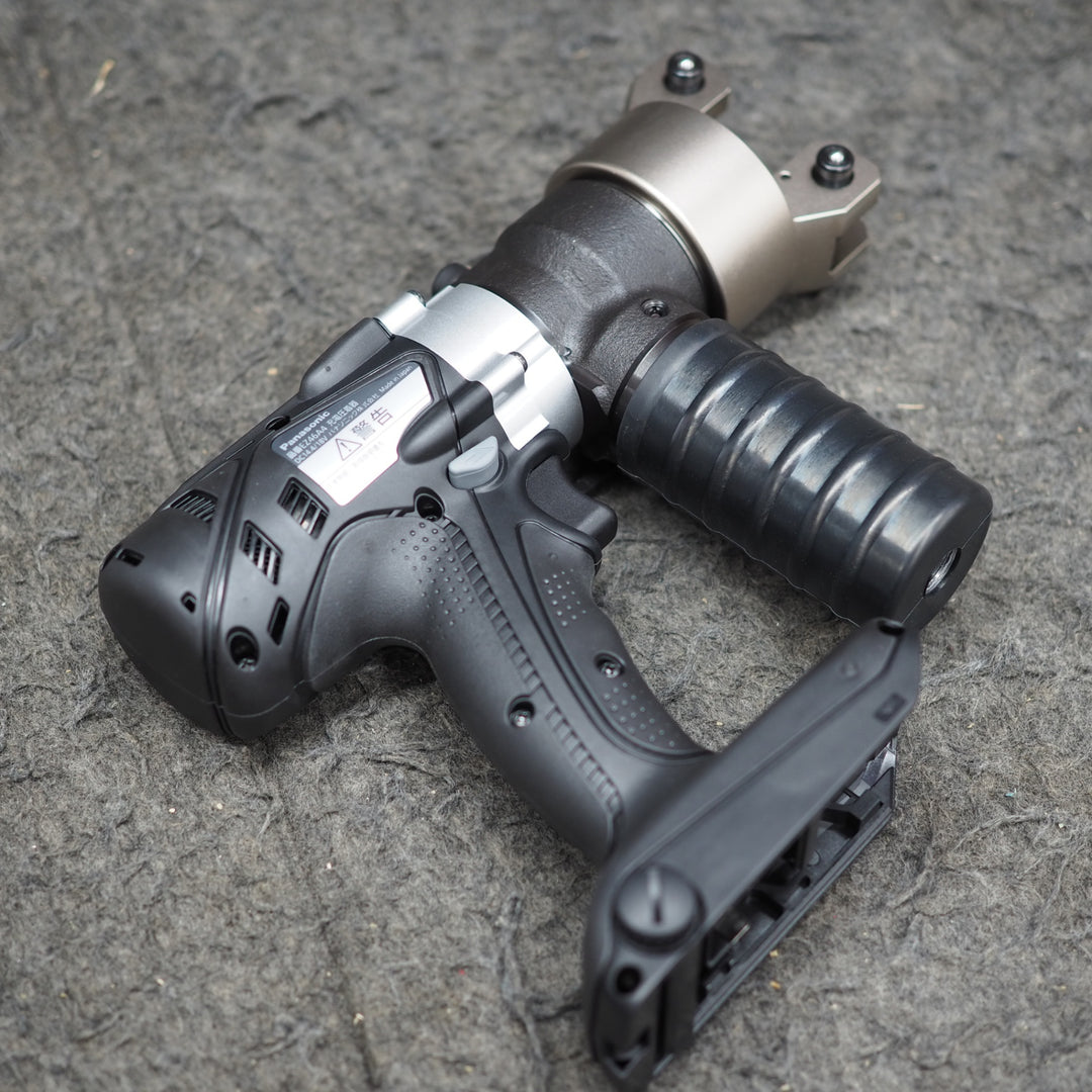 【未使用品】パナソニック/Panasonic コードレス圧着器 EZ46A4K-B【鴻巣店】