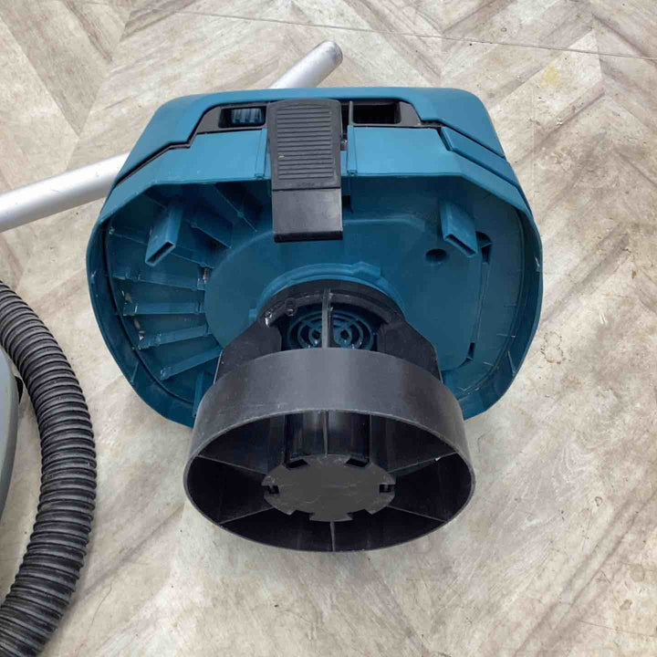 【店頭受取り限定】★マキタ(makita) 集じん機 乾湿両用 VC0820【越谷店】