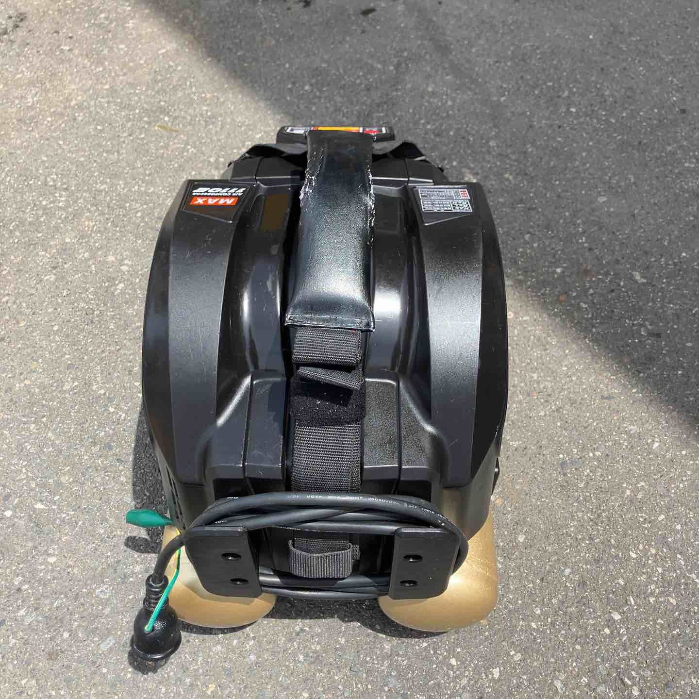 中古品】 マックス/MAX 常圧高圧兼用エアコンプレッサー・AK-HL1110E