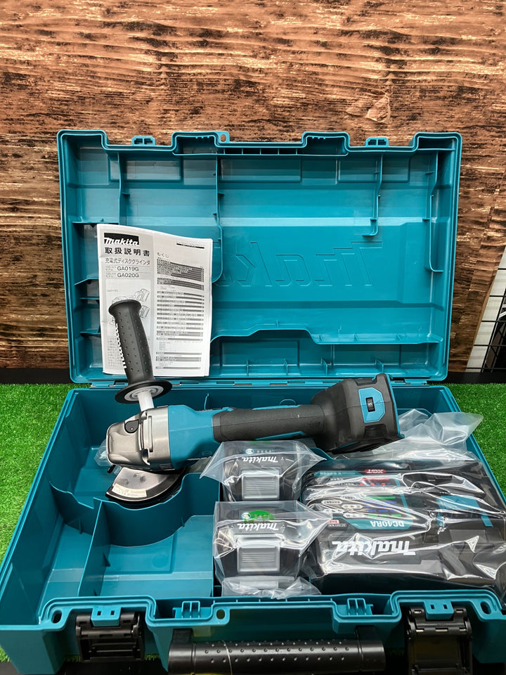 【未使用品】★マキタ(makita) 125mmコードレスディスクグラインダ  GA020GRMX 純正バッテリ BL4040×2本 充電器 DC40RA ケース付 パドルスイッチ【川越店】