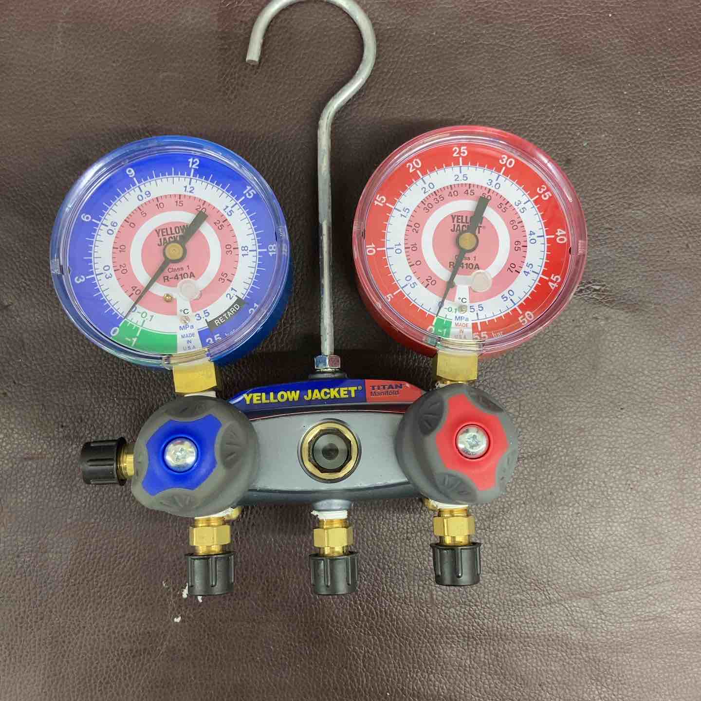未使用品(店頭展示品)】 アサダ(Asada) マニホールドゲージ キット