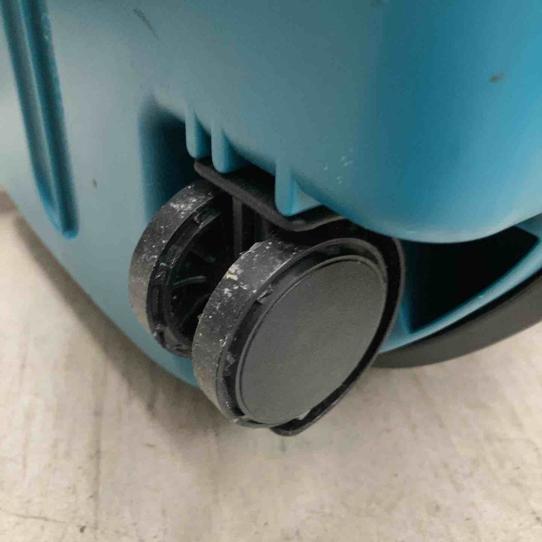 ◇マキタ(makita) 乾式 集じん機 472(P)本体のみ キャスター外層脱落あり、キャスター自体は動きます【戸田店】