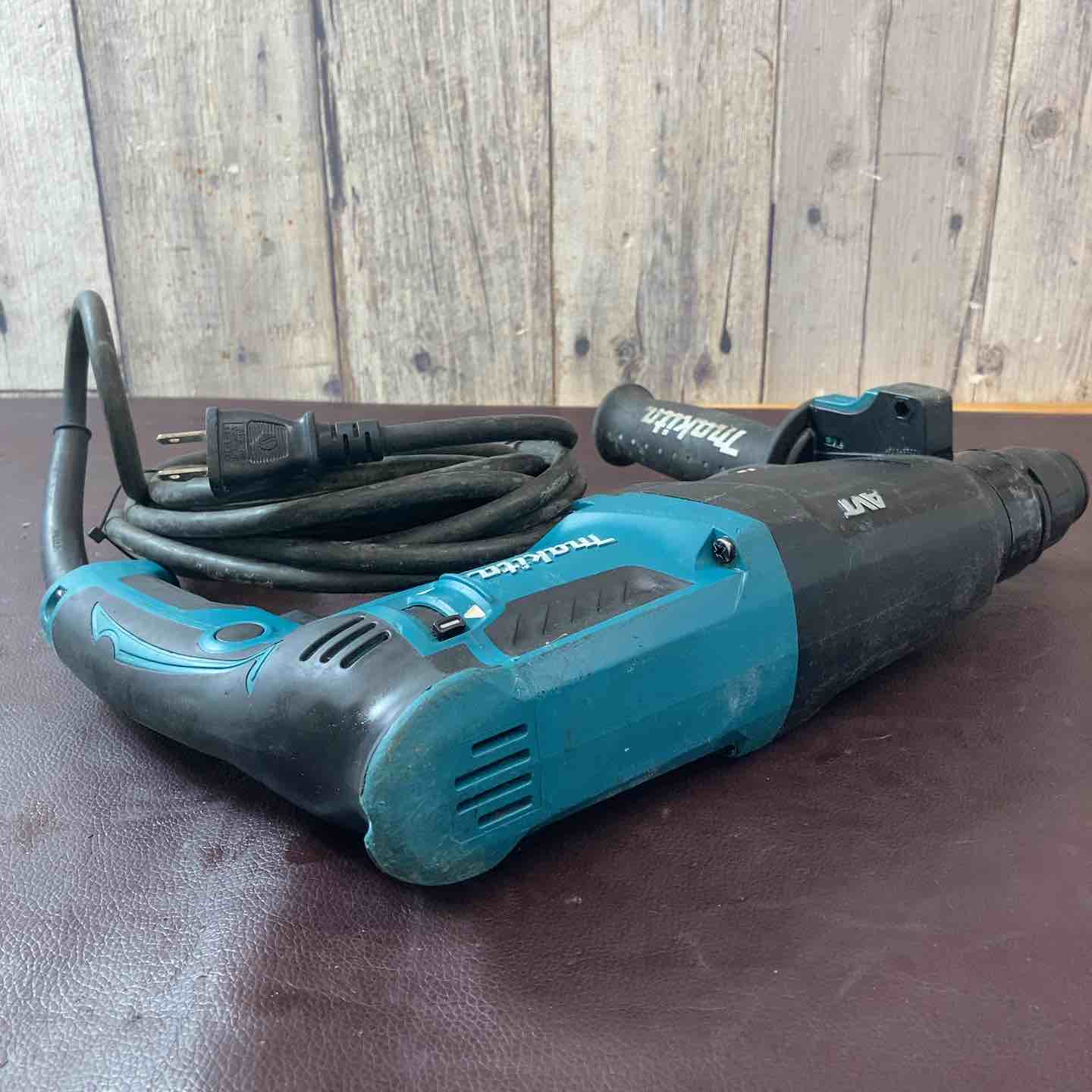 中古品】マキタ(makita) ハンマドリル HR2601F ハツリ機 はつり 100V
