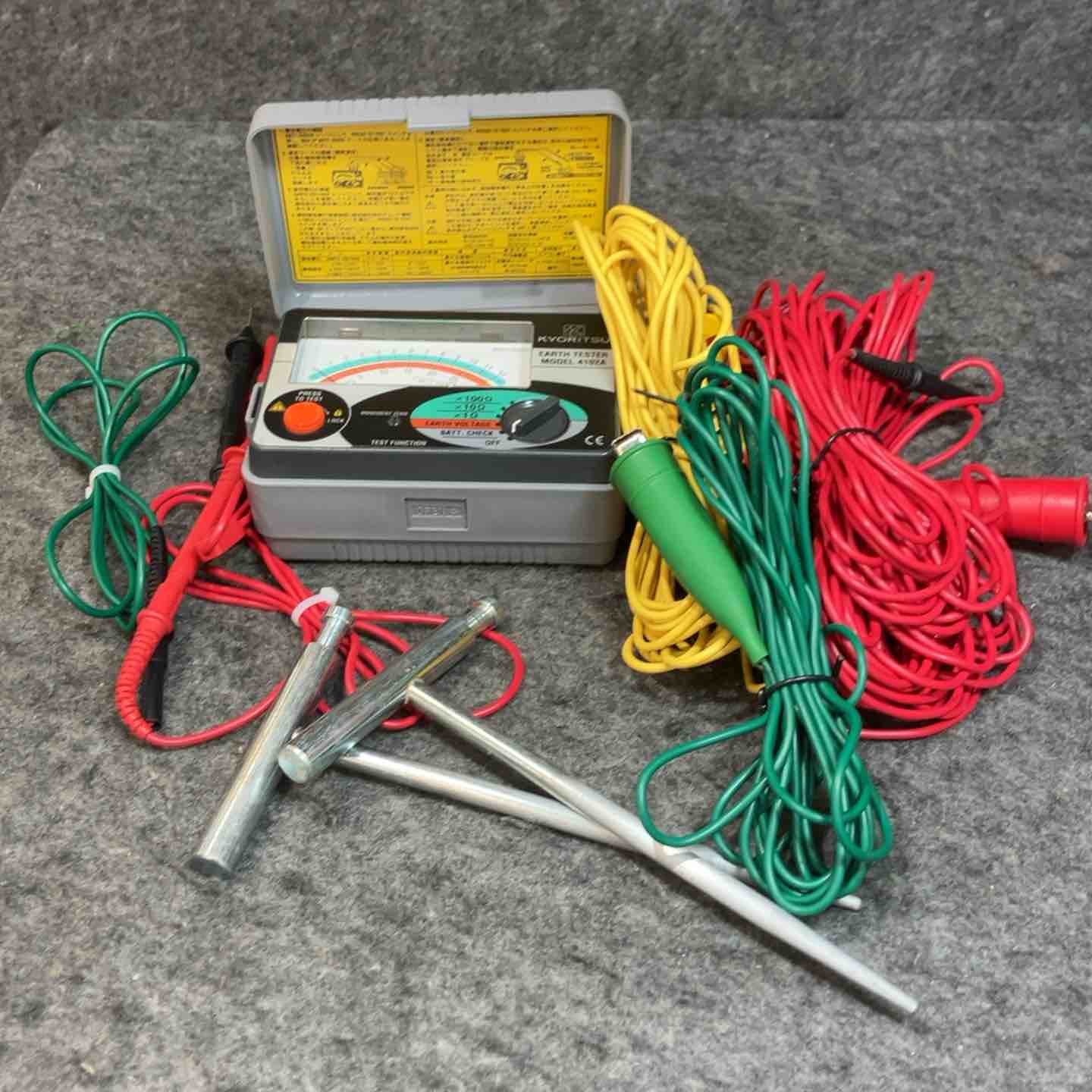 共立 KOURITSU 4102A 電池式アナログ接地抵抗計 中古品 現状品 【ハンズクラフト宜野湾店】 MODEL 4102A｜接地抵抗計｜製品情報｜共立電気計器株式会社