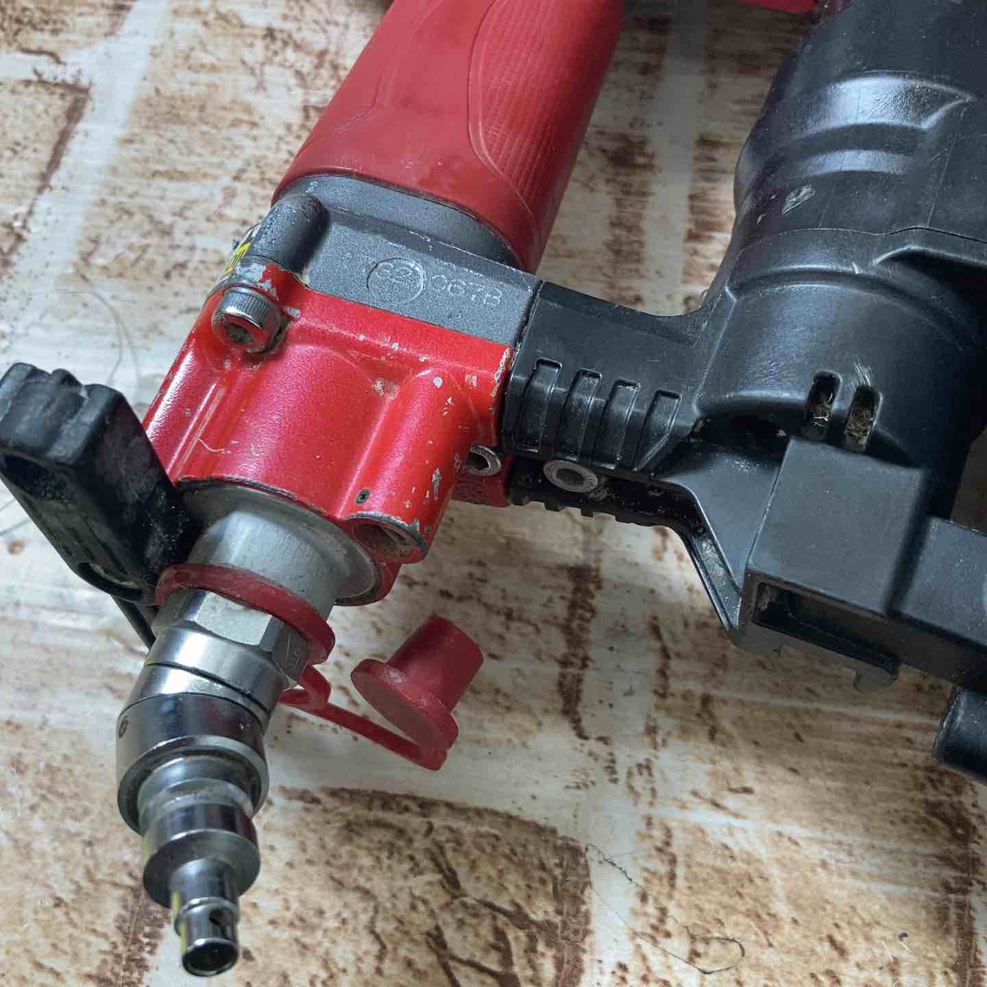 【中古品】マックス(MAX) 高圧エアネジ打機 HV-R32G2【所沢店】 中古品】マックス(MAX) 高圧エアネジ打機 HV-R32G2【所沢店】 – アクト
