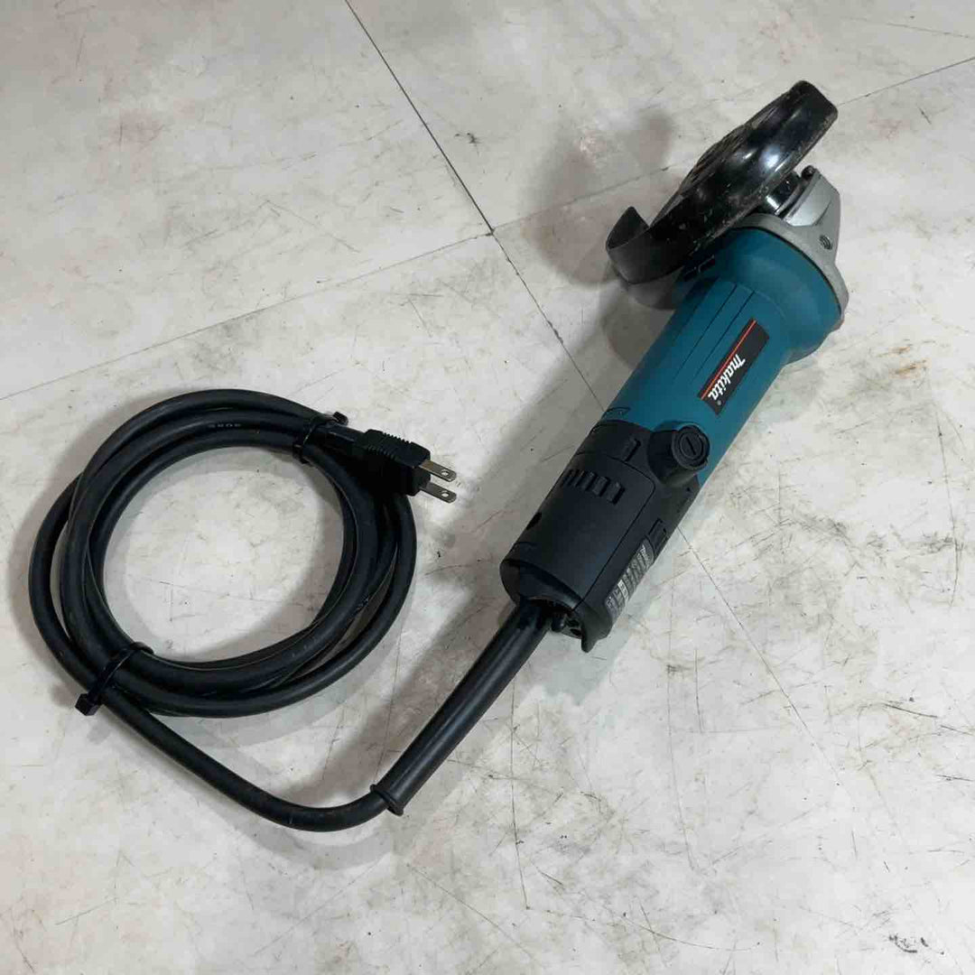 ☆マキタ(makita) 125mm ディスクグラインダ 9535B【川口店】