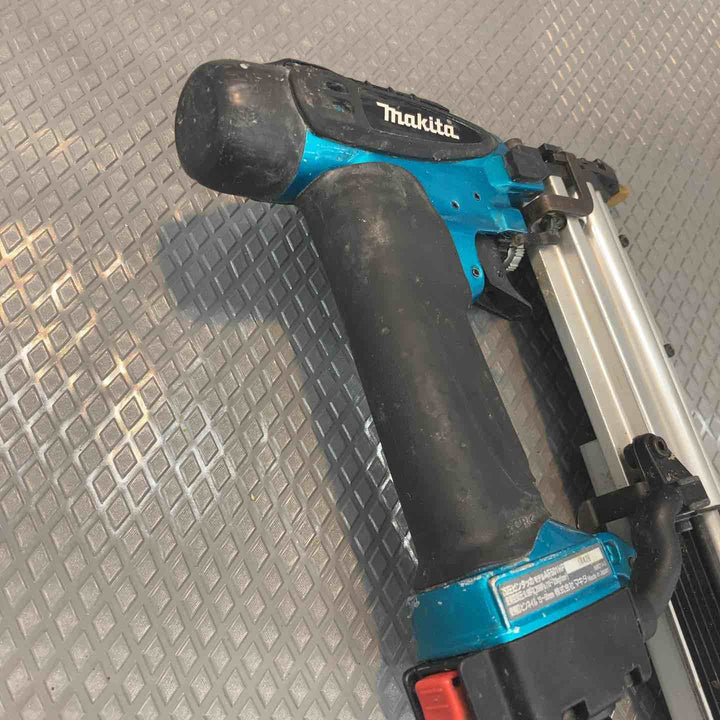 【中古品】マキタ(makita) 高圧ピンネイラ AF501HPM【所沢店】