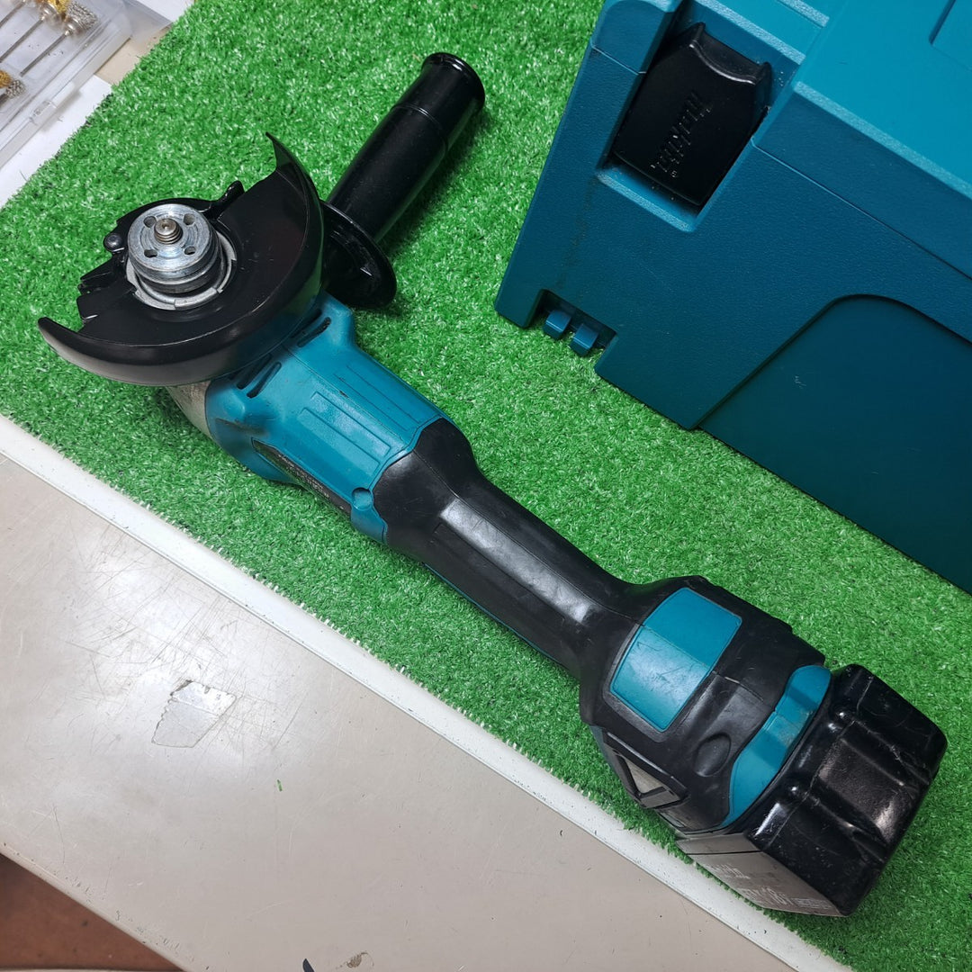 マキタ/makita 18V 100mmコードレスディスクグラインダ GA404DRGXN 5.0Ahバッテリー1個【岩槻店】