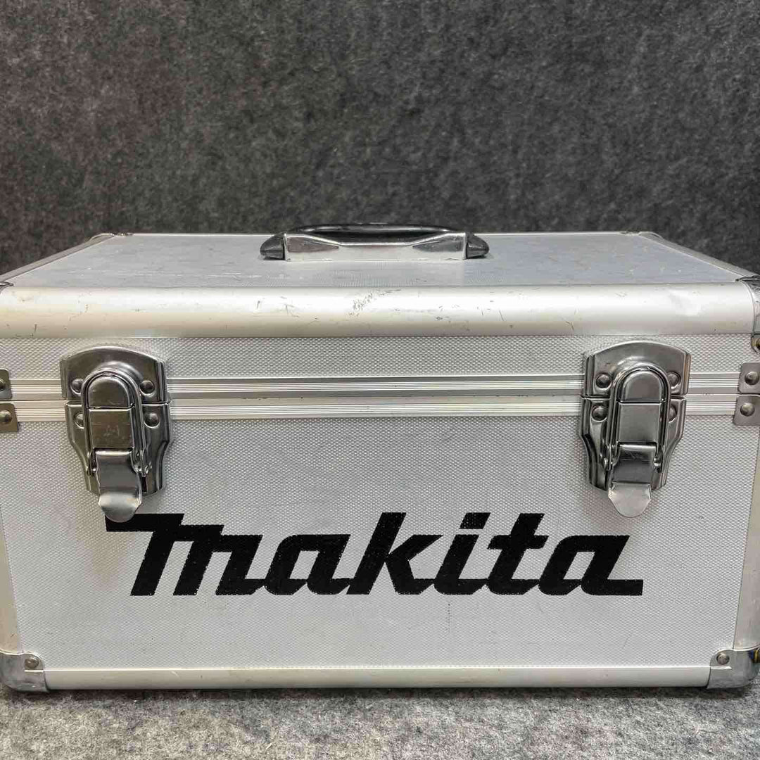 マキタ(makita) コードレス真空ポンプ VP180DZ(付属品多数、6.0Ahバッテリー付き)【桶川店】
