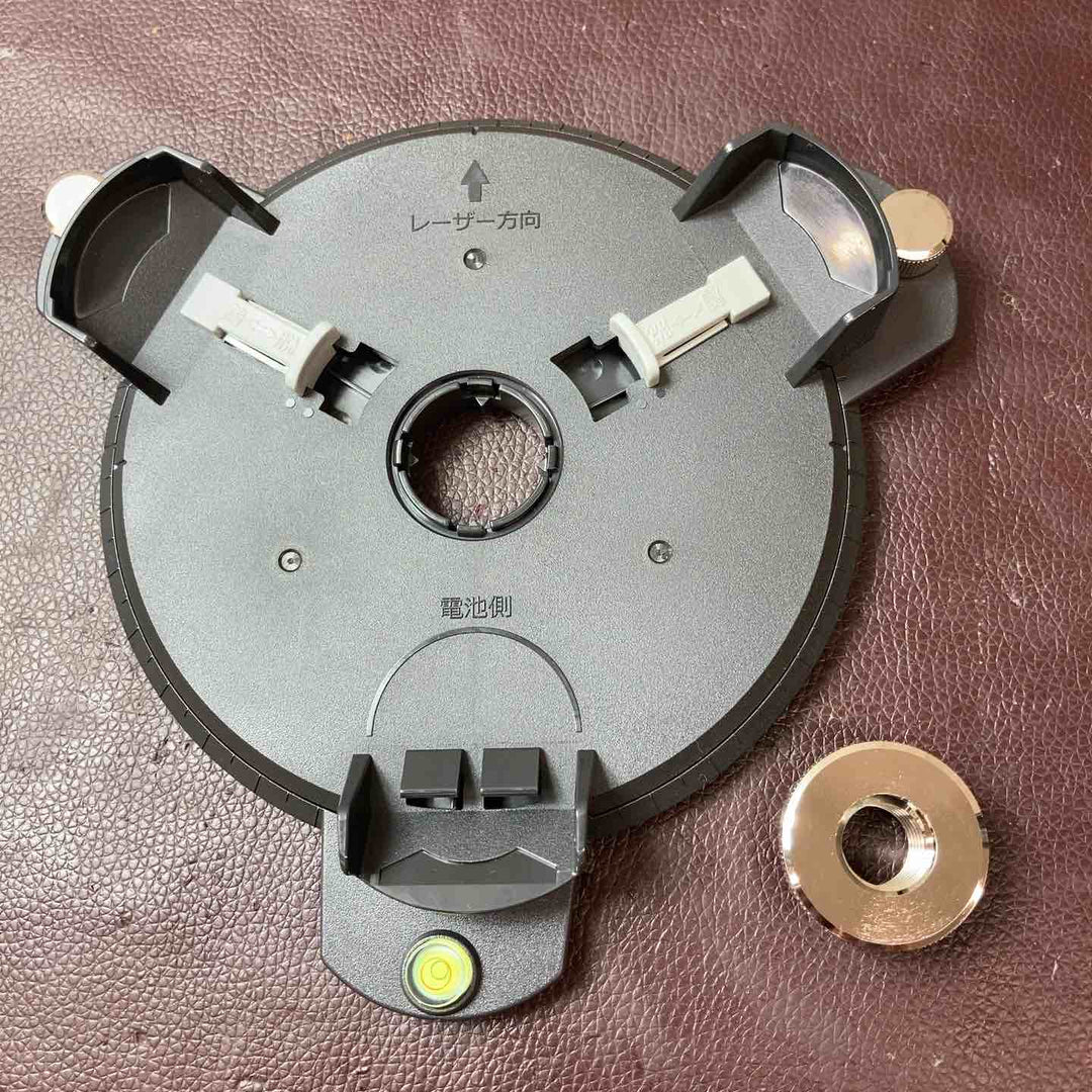 【中古美品】パナソニック(Panasonic) レーザー墨出し器  壁十文字タイプ グリーンレーザー BTL4100 墨出し名人ケータイGL【東大和店】