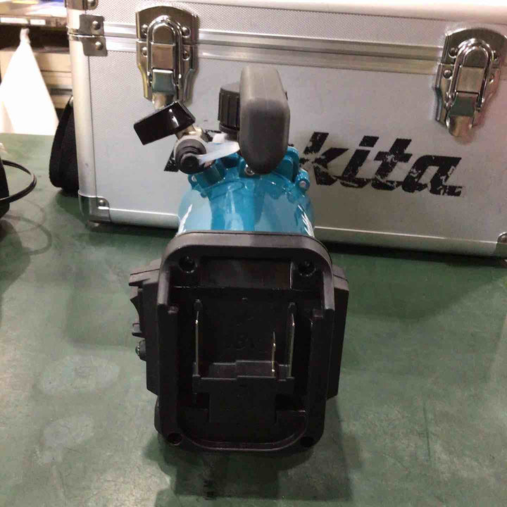 ☆マキタ(makita) コードレス真空ポンプ VP180DRG【川口店】