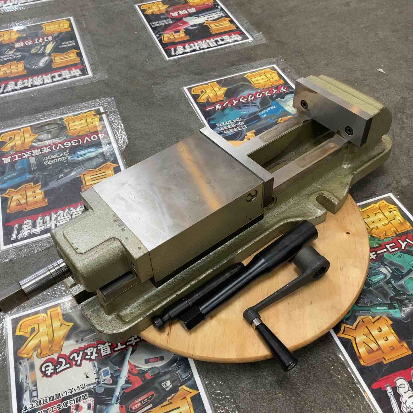 店頭受取り限定】 武田機械 TAKEDA 油圧内蔵式マシンバイス モデル：TK