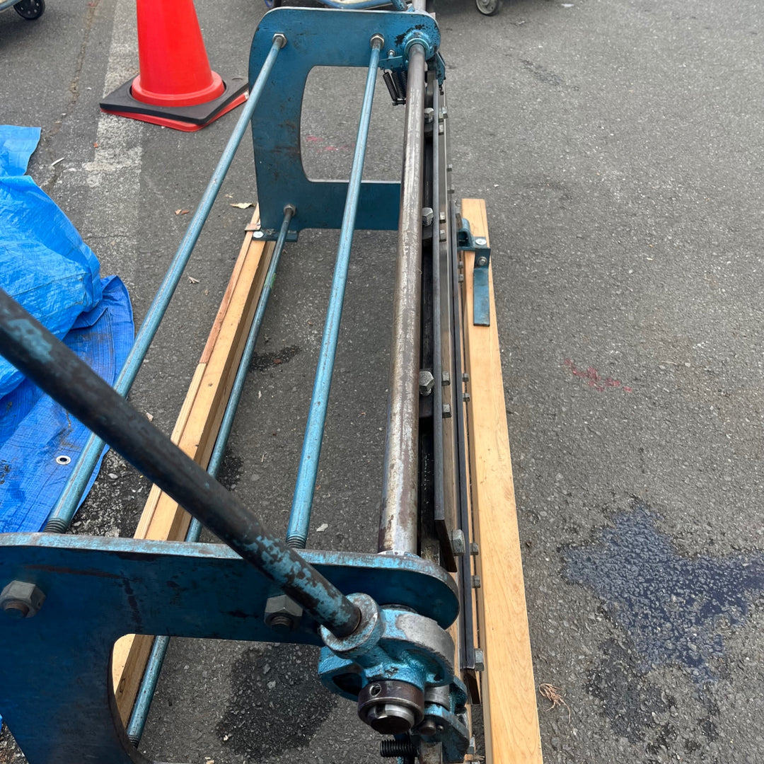 【中古品/店頭受取り限定】メーカー不明 2000mm 板金 折り曲げ機 2m 鈑金【東大和店】