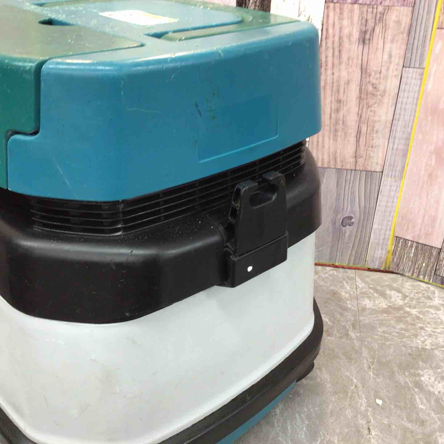 マキタ 集塵機 型番不明 おそらく475・484のどちらか【八潮店 マキタ 集塵機 型番不明 おそらく475・484のどちらか【八潮店