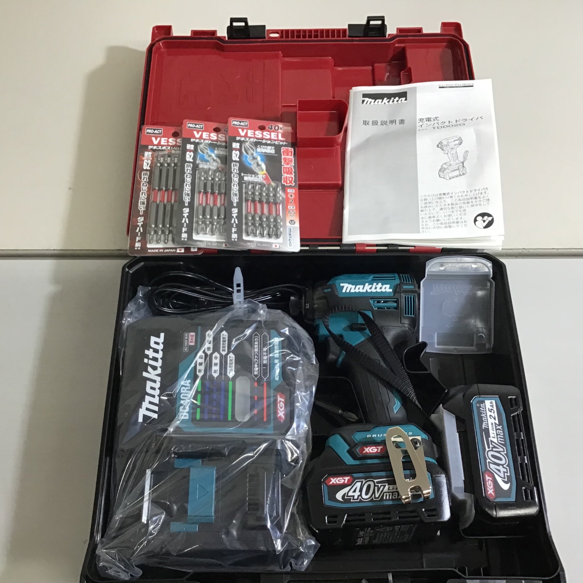 【未使用品】★送料無料★ マキタ makita 40V コードレスインパクトドライバー TD002GRDX VESSELビット付【戸田店】